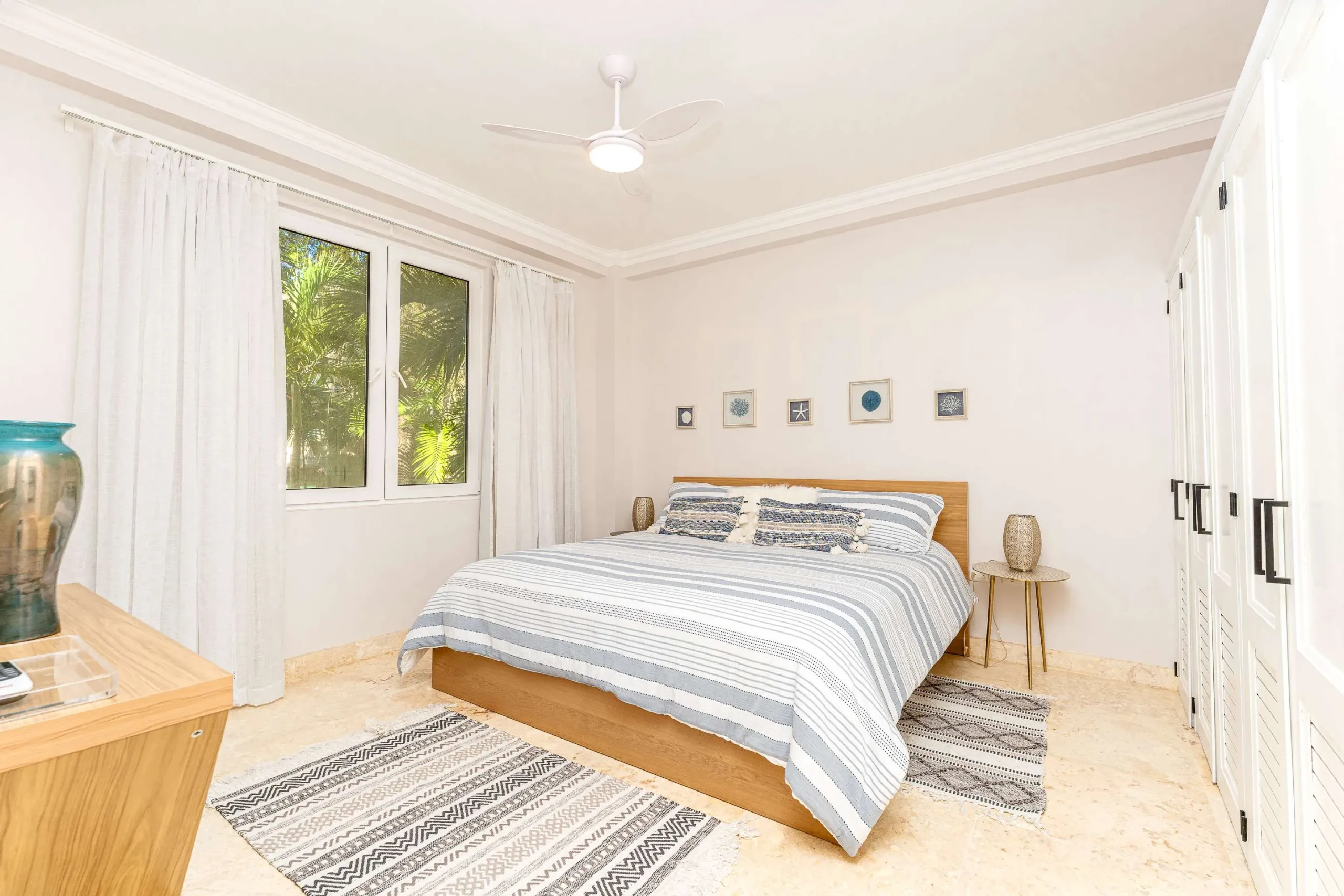 Hispainiola Beach L-00B1 Bedroom 01.jpg