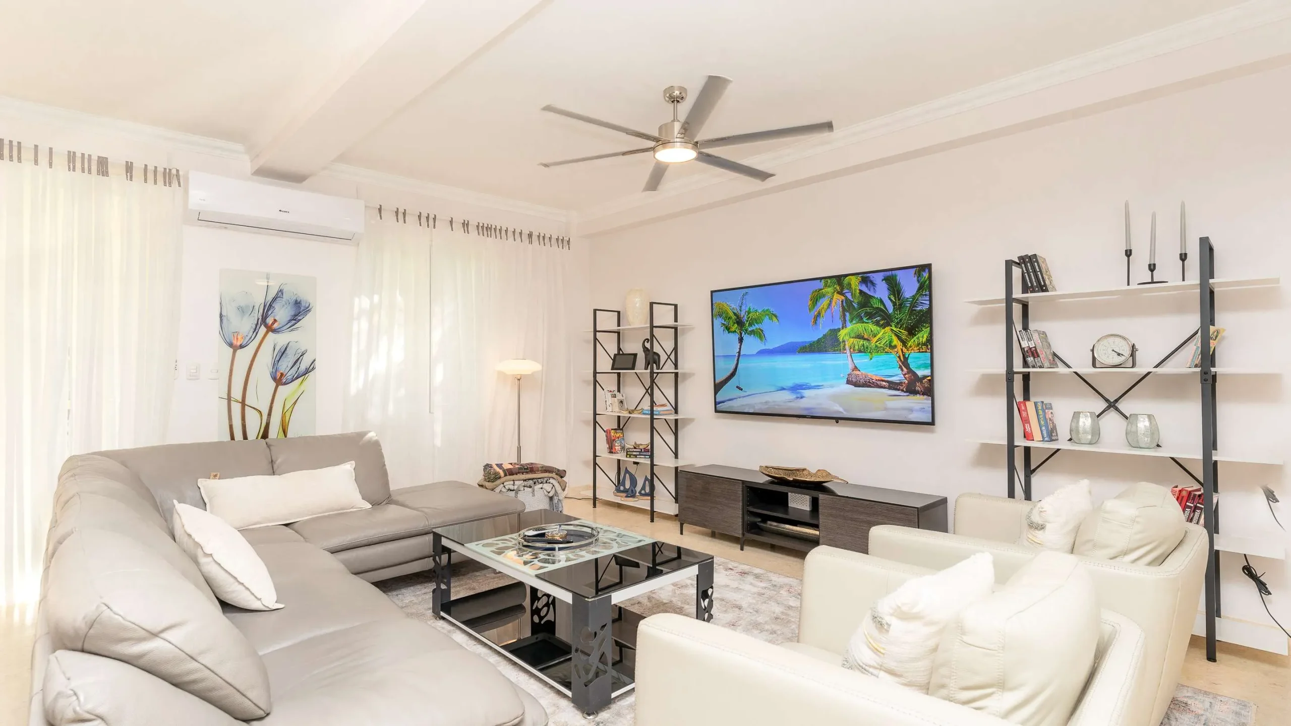 Hispainiola Beach L-00B1 Living Room 01.jpg