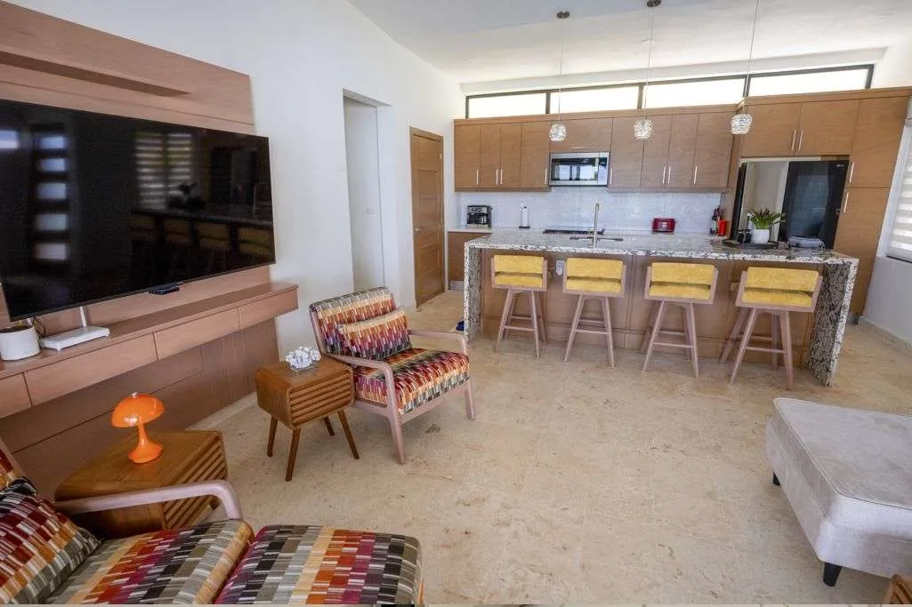 Casa Linda Villa Whitesand Living Area and Kitchen 03