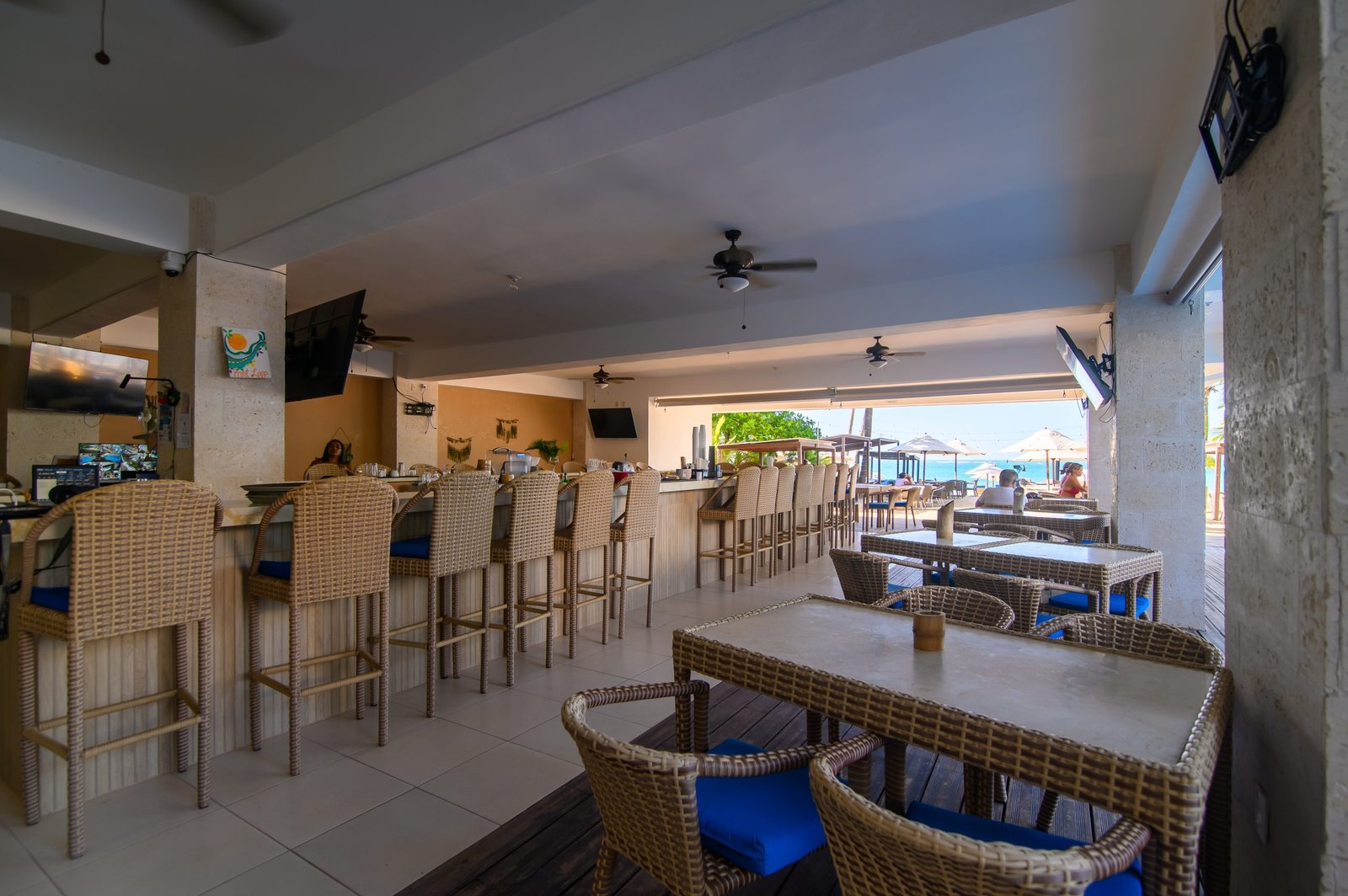 Connections Beach Club VIP