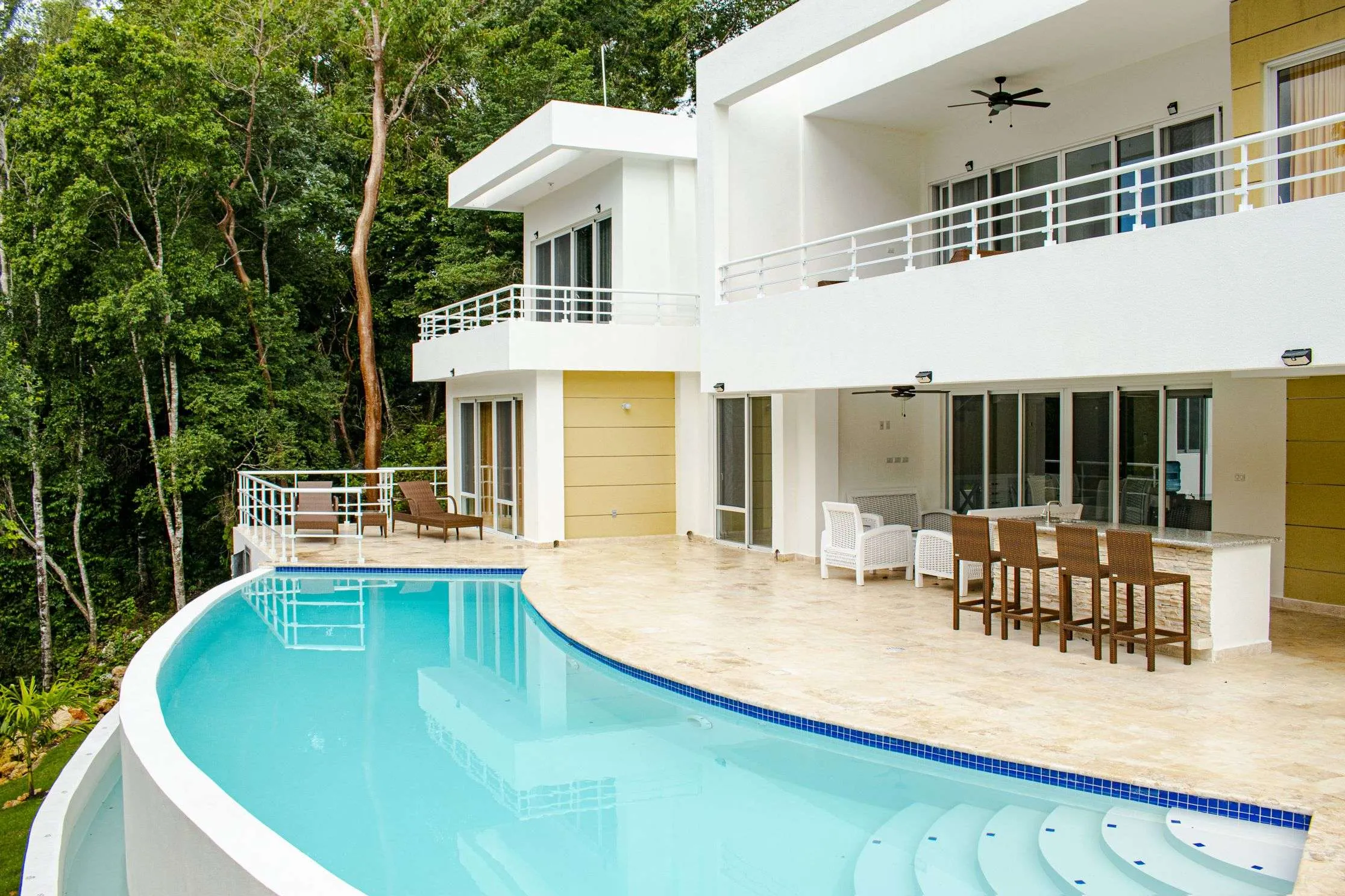 Casa Linda Villa Seashell Back View 02