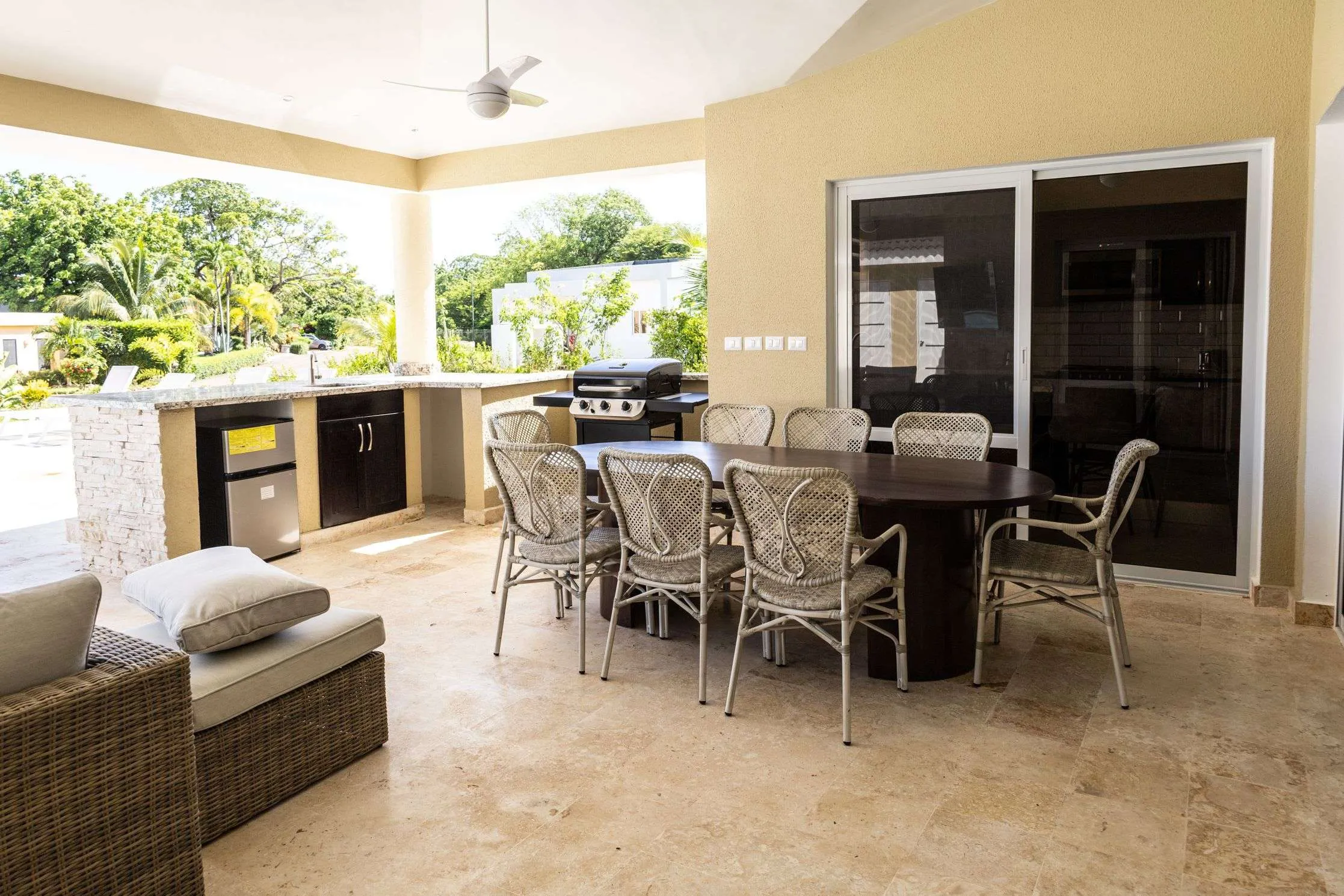Casa Linda Villa Bella Covered Terrace 04