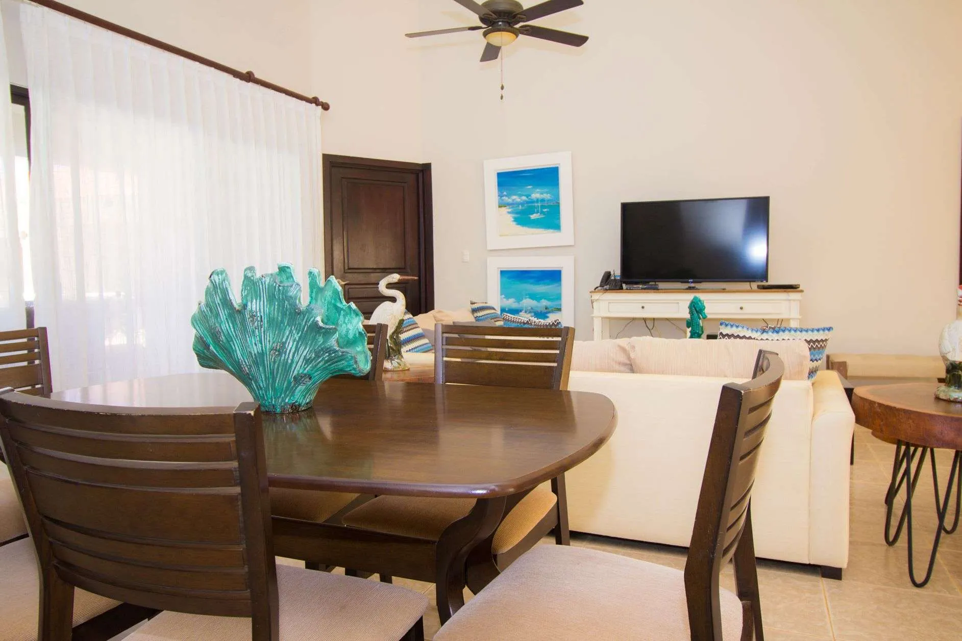 Casa Linda Villa Bella Dining Area 01