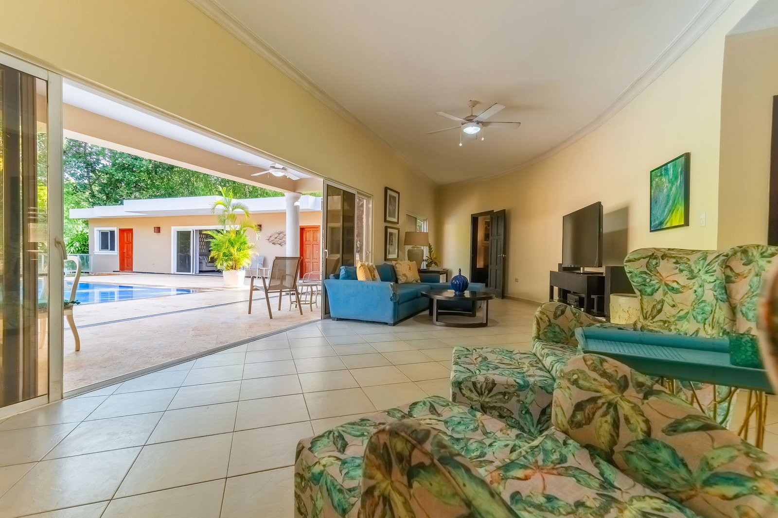 Villa 768 6 Bedroom Home For Sale in Casa Linda Living Area to Pool