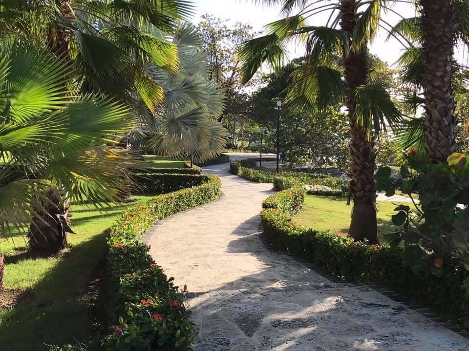 Hispaniola Beach Condos Walkway01