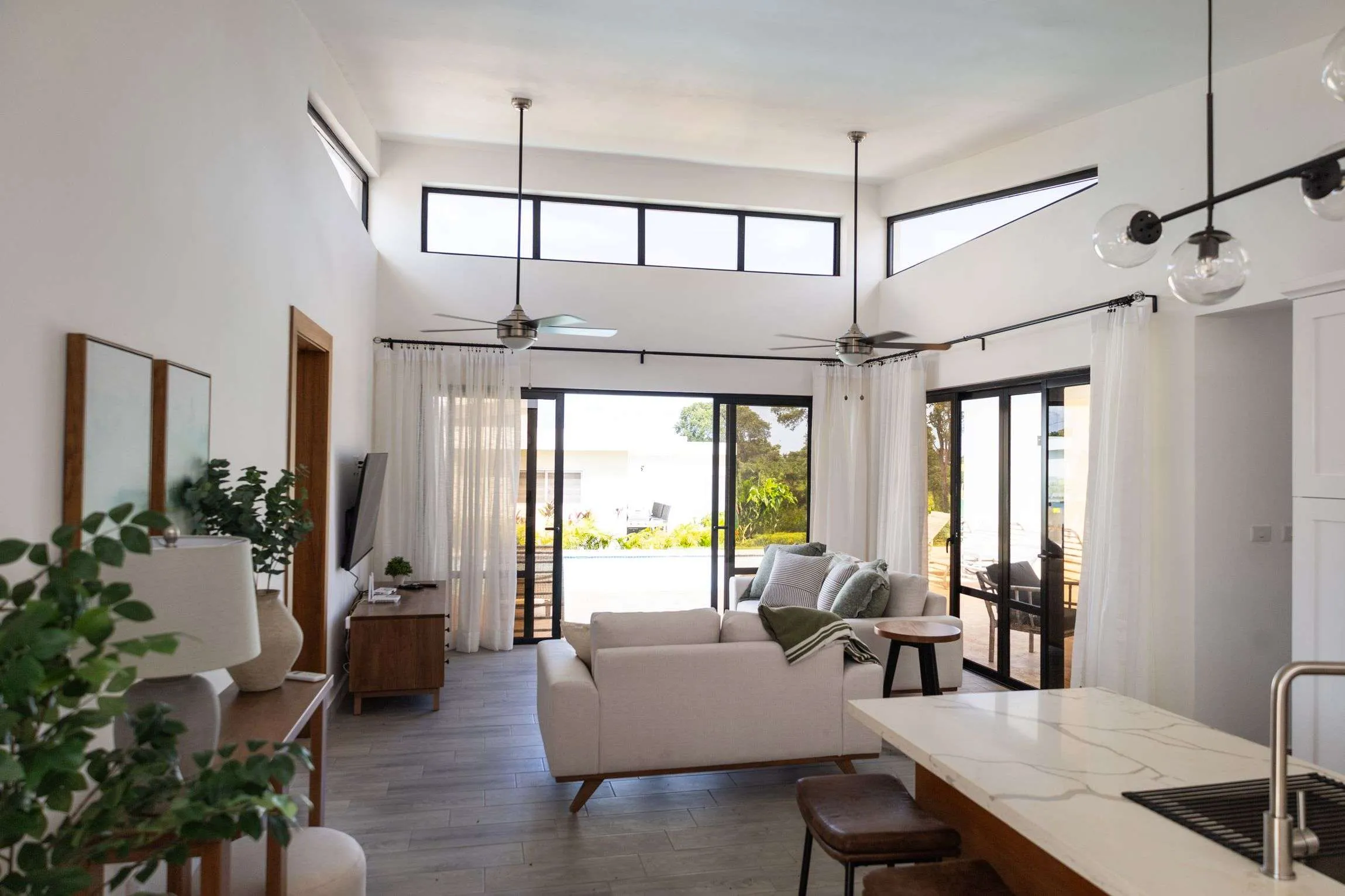 Casa Linda Villa Sunbreeze Indoor Living Area