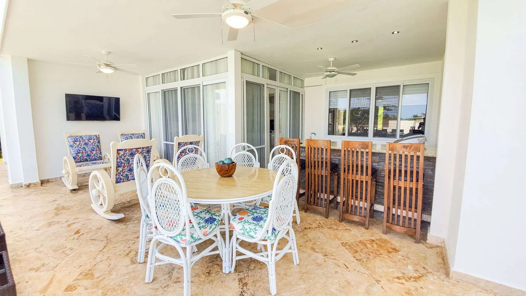 Casa Linda Villa Coral Reef Covered Terrace 02