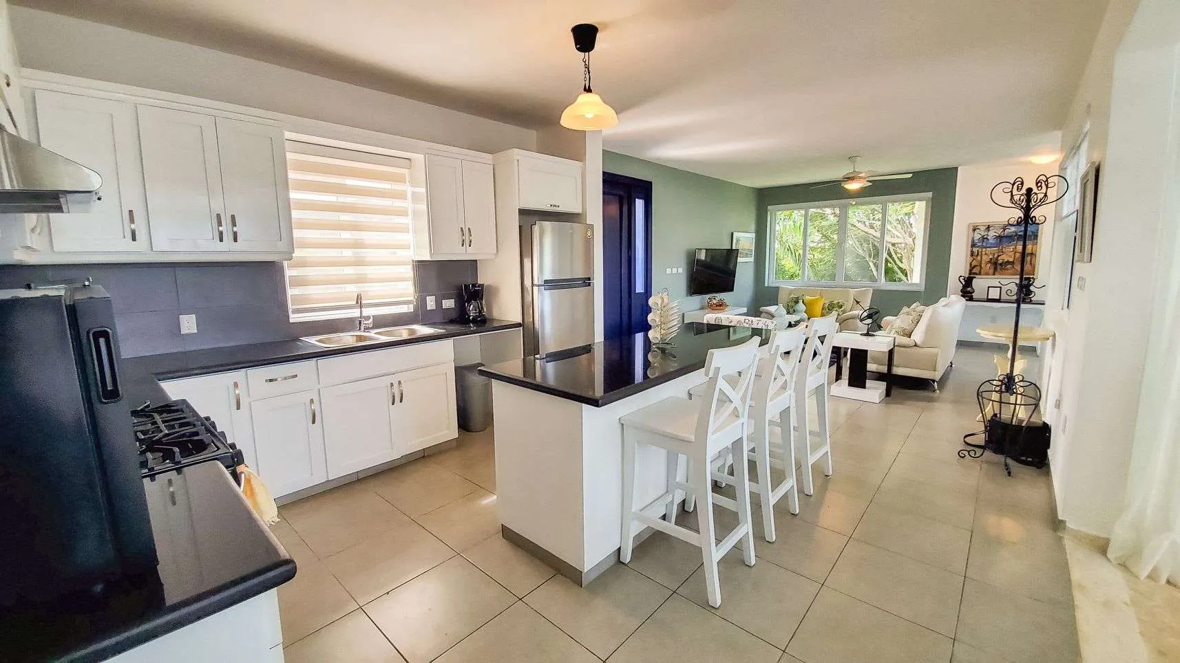Casa Linda Villa Coral Reef Kitchen 01